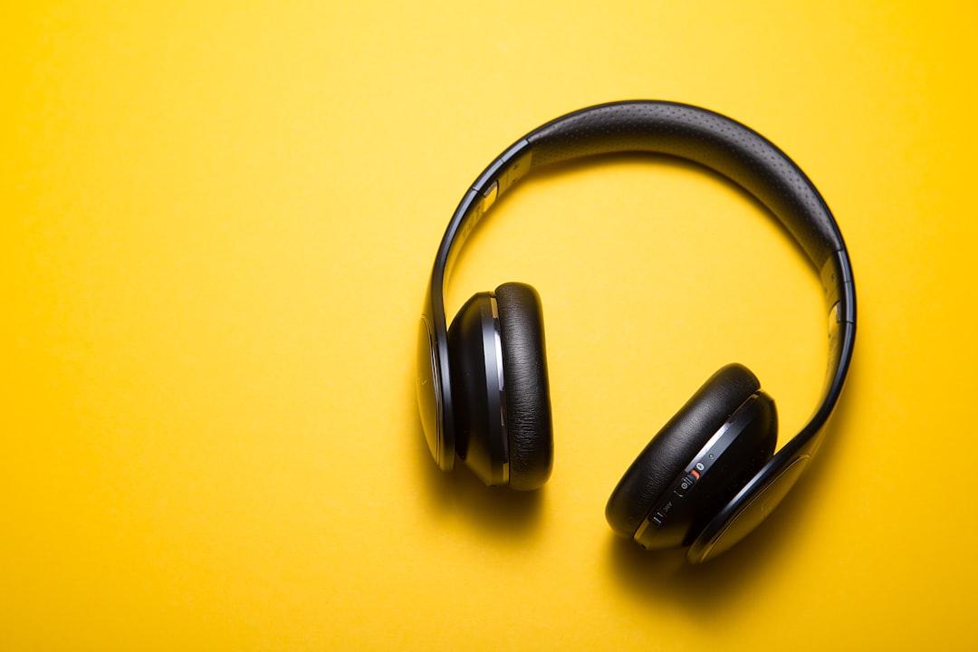 How Noise-Canceling Headphones Enhance Commutes