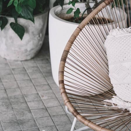 Enhance Outdoor Elegance with Gingham and Rattan