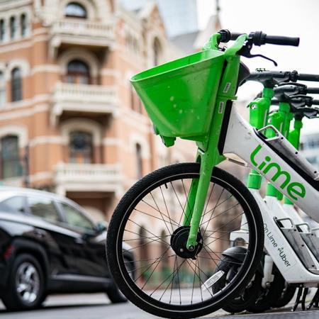 E-Bikes: Leading Green Urban Cargo Commutes