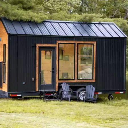 Luxurious Kemi Tiny Home: Scandinavian Design Excellence