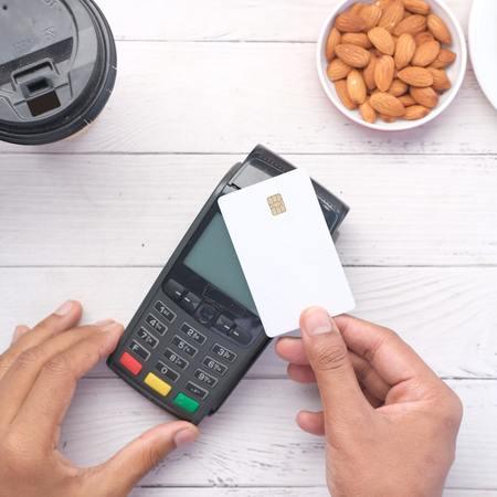 How Contactless Payments Are Transforming Convenience Stores